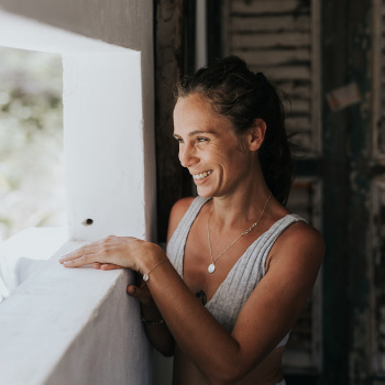 Alicia, professeure de Yoga et acroyoga en Guadeloupe.